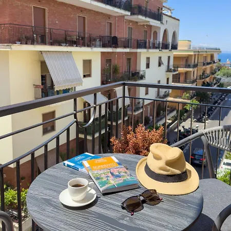 Elegant & Modern 4bedroom In * Sorrente