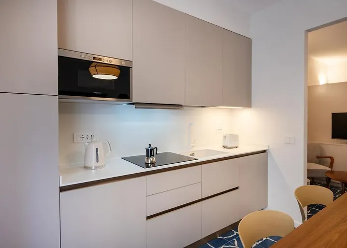 Elegant & Modern 4bedroom In Διαμέρισμα Σορέντο