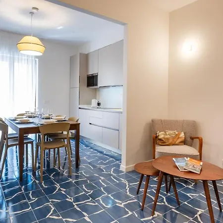 Apartman Elegant & Modern 4bedroom In *