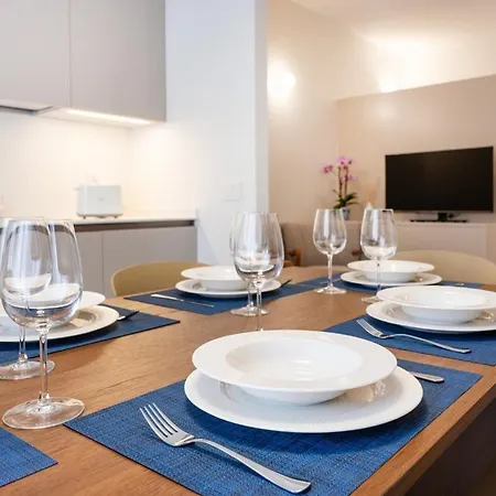 Elegant & Modern 4bedroom In 公寓 *