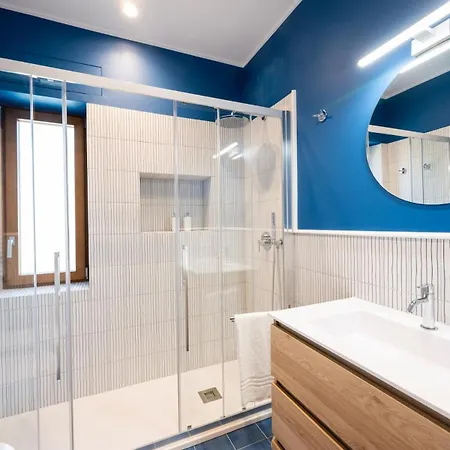 Elegant & Modern 4bedroom In Апартаменти Сорренто