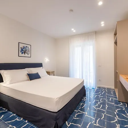 Elegant & Modern 4bedroom In Sorrento