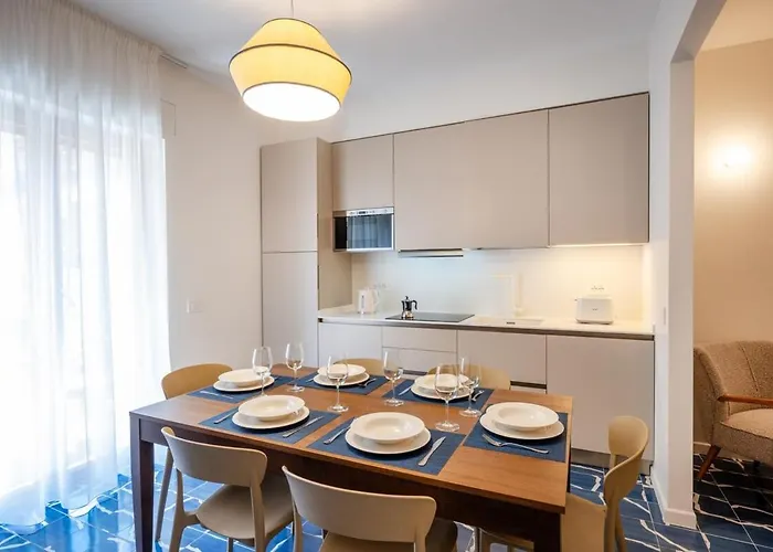 Elegant & Modern 4bedroom In Апартаменты