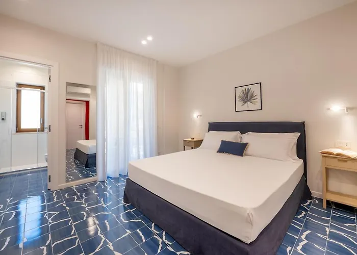 Elegant & Modern 4bedroom In Сорренто