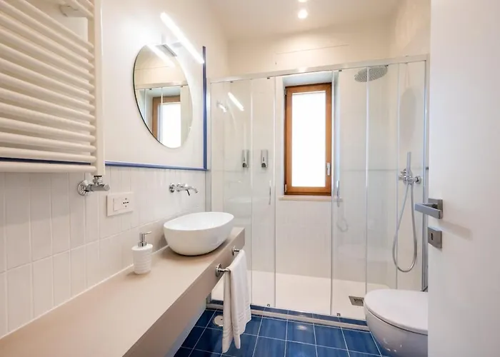 Elegant & Modern 4bedroom In Апартаменты Сорренто